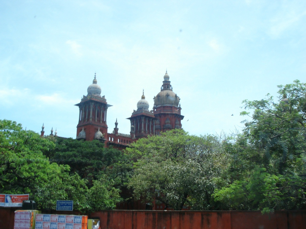 2008/03(March)/AroundTheWorld/1st 4 Stops/1024x768_23  Chennai parliament and city offices.jpg